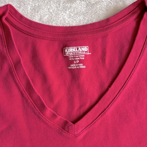 Kirkland Signature Fuschia Pink Pima Cotton T-shirt Size Small - Picture 2 of 3